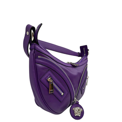 lato Borsa Versace in pelle viola e hardware argentato, di lusso, originale, ottime condizioni, usata. 