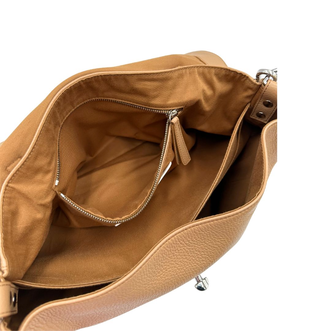 interno Postina M Zanellato color nocciola munita di una tracolla amovibile e regolabile e un manico singolo, di lusso, originale, ottime condizioni, usata. 