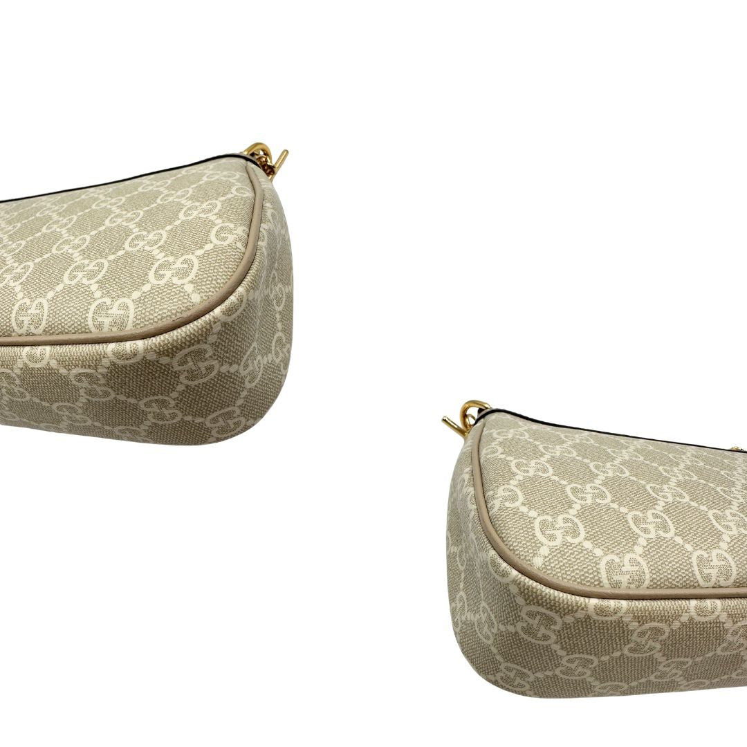 angoli Borsa Gucci realizzata in canvas GG Supreme color sabbia con finiture in pelle beige e hardware dorato, di lusso, originale, eccellenti condizioni. 