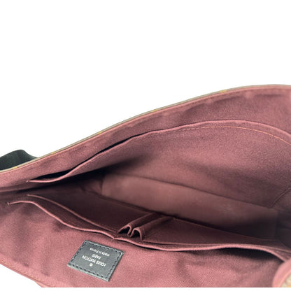 interno  Borsa a tracolla LV in canvas marrone monogram e hardware dorato, munita di una tracolla regolabile in tessuto, di lusso, originale 