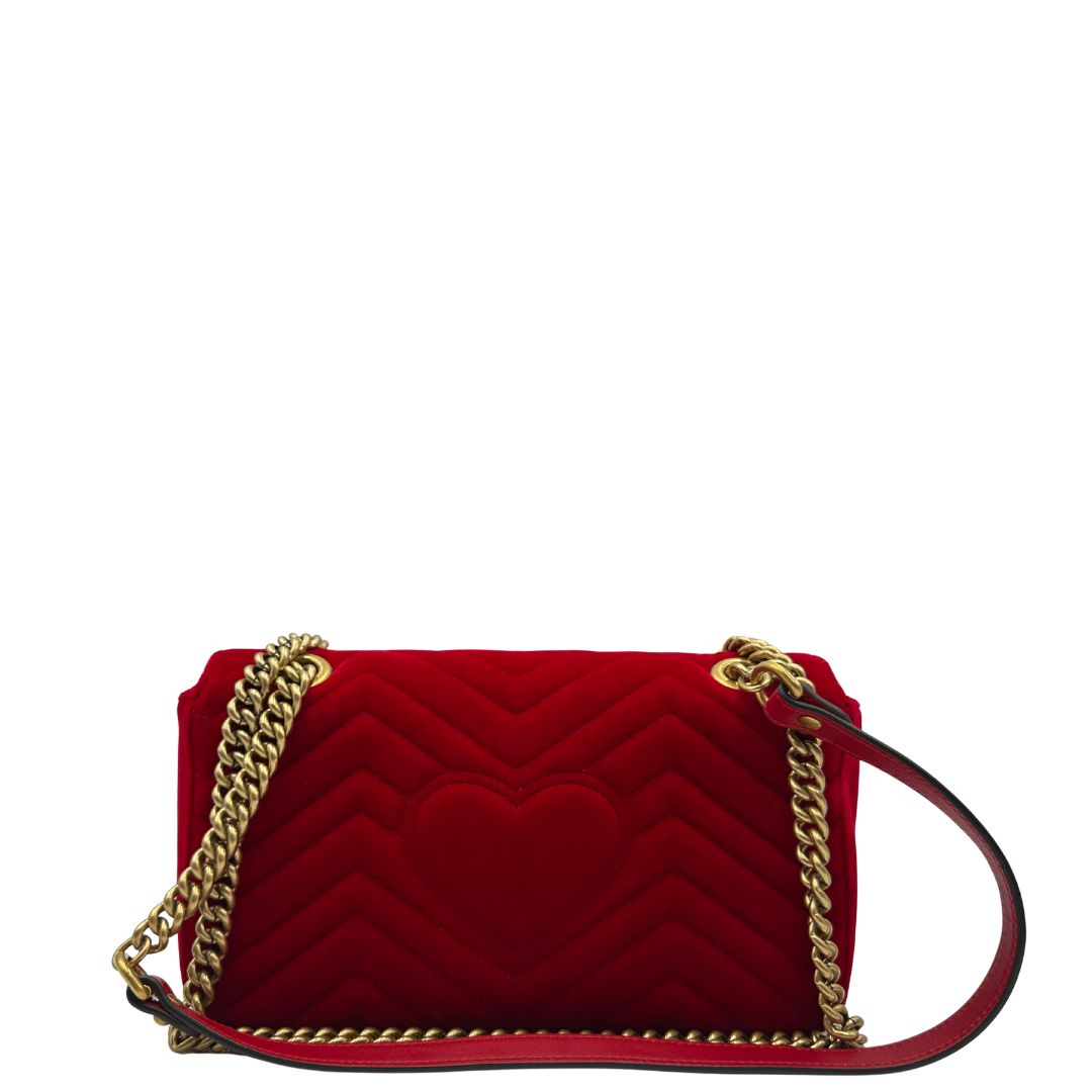 retro Borsa Gucci Marmont rossa in velluto nella misura media, con parti in pelle tono su tono, di lusso, originale, ottime condizioni, usata. 