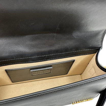 interno  Borsa Jacquemus nella versione Le Grand Bambino in pelle nera, da portare a mano o a tracolla, di lusso, originale, ottime condizioni, usata. 