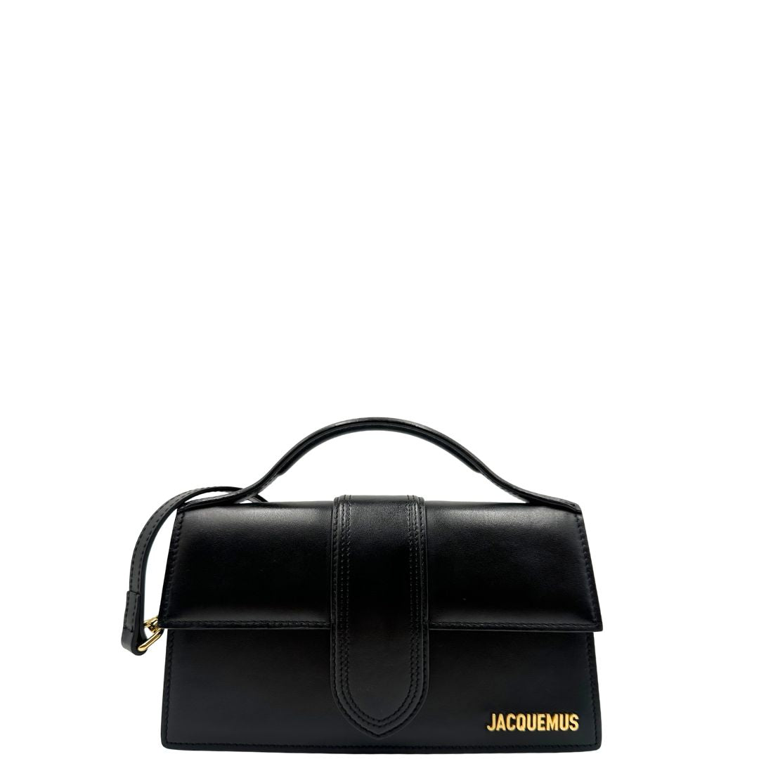 front  Borsa Jacquemus nella versione Le Grand Bambino in pelle nera, da portare a mano o a tracolla, di lusso, originale, ottime condizioni, usata. 