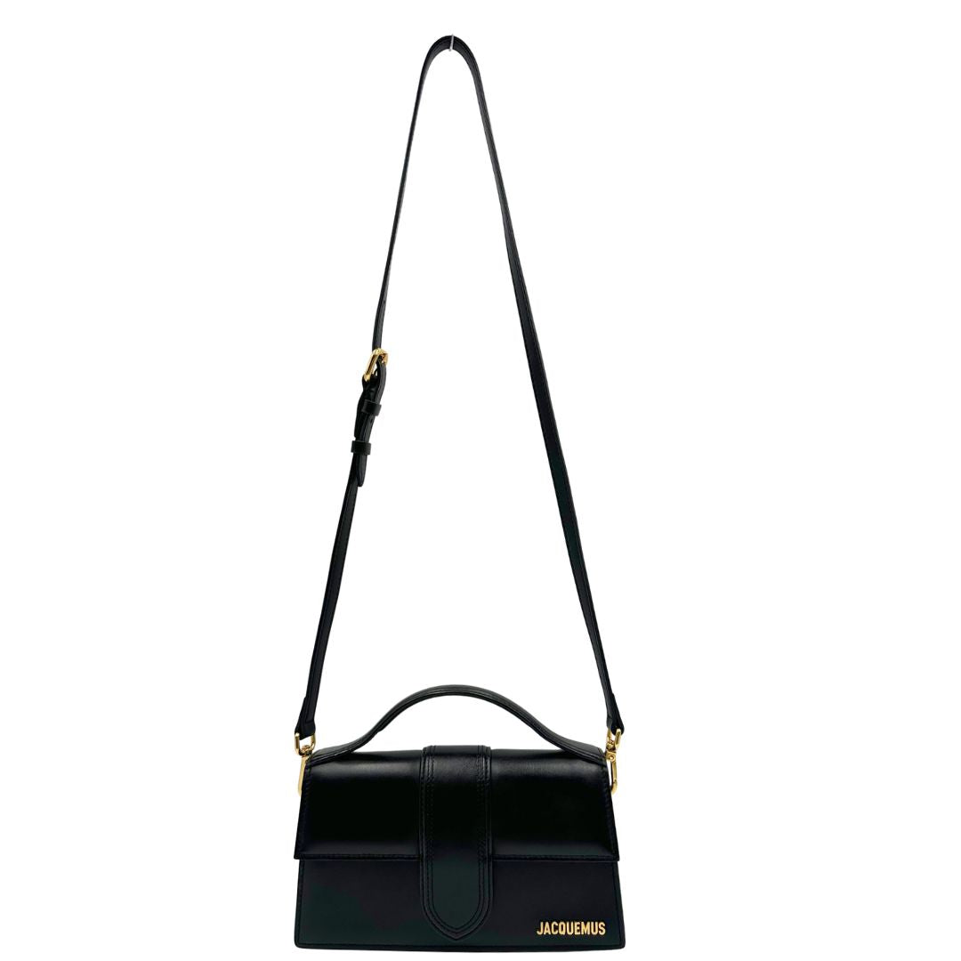 front  Borsa Jacquemus nella versione Le Grand Bambino in pelle nera, da portare a mano o a tracolla, di lusso, originale, ottime condizioni, usata. 
