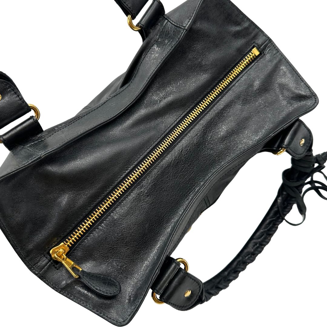 Borsa Balenciaga in pelle Arena nera con hardware dorato e doppi manici stondati, di lusso, originale, ottime condizioni, usata.