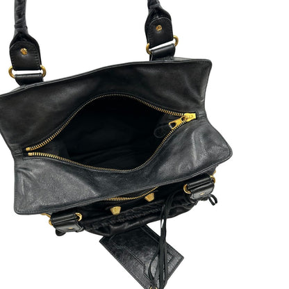Borsa Balenciaga in pelle Arena nera con hardware dorato e doppi manici stondati, di lusso, originale, ottime condizioni, usata.