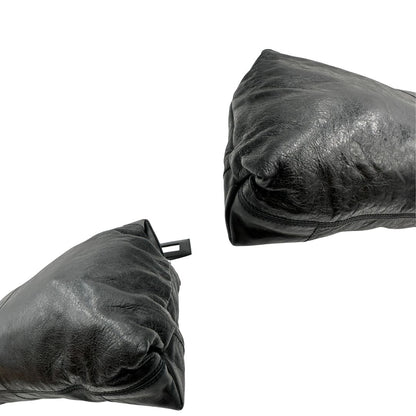 Borsa Balenciaga in pelle Arena nera con hardware dorato e doppi manici stondati, di lusso, originale, ottime condizioni, usata.