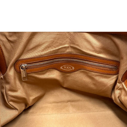  Borsa Tod's in pelle marrone indossabile a tracolla, a spalla o a mano, di lusso, originale, ottime condizioni.