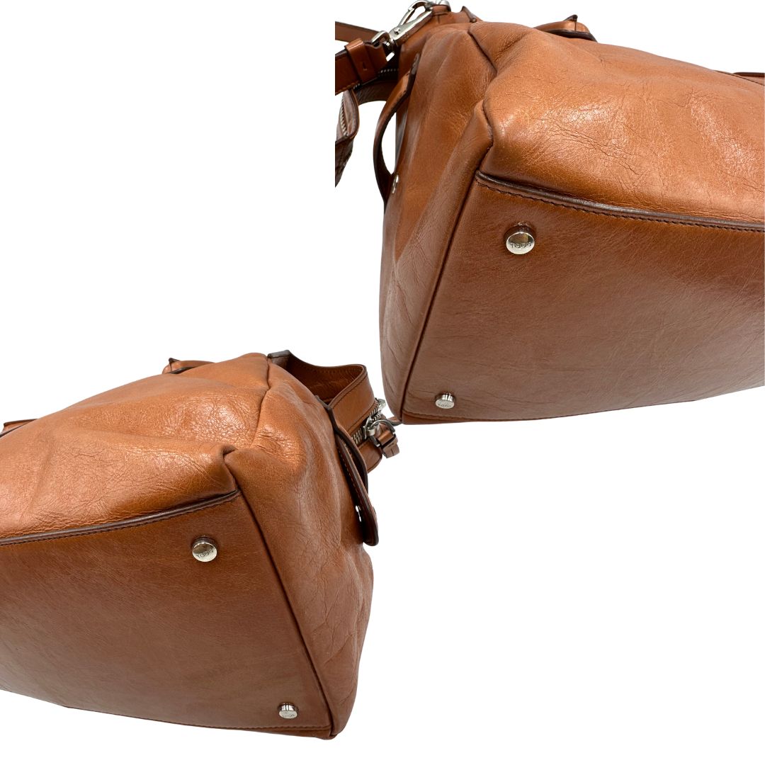  Borsa Tod's in pelle marrone indossabile a tracolla, a spalla o a mano, di lusso, originale, ottime condizioni.