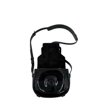Interno, Borsa Etro in pelle verniciata nera dal design elegante e compatto, con iconico logo Pegaso in rilievo tono su tono. Indossabile a tracolla.