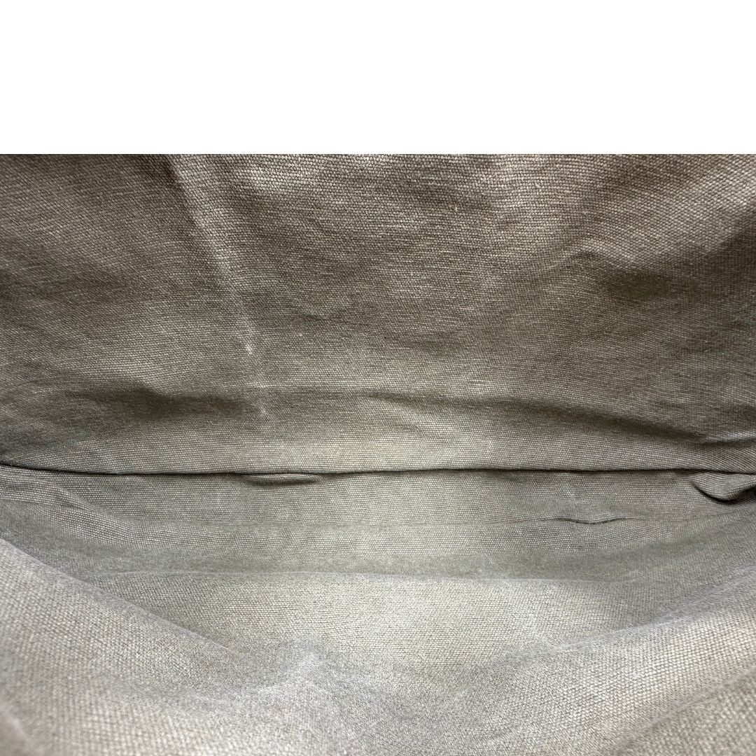 Borsa Gucci in tessuto e finiture in pelle marroni con hardware effetto renio, indossabile a spalla, di lusso, originale, ottime condizioni, usata.
