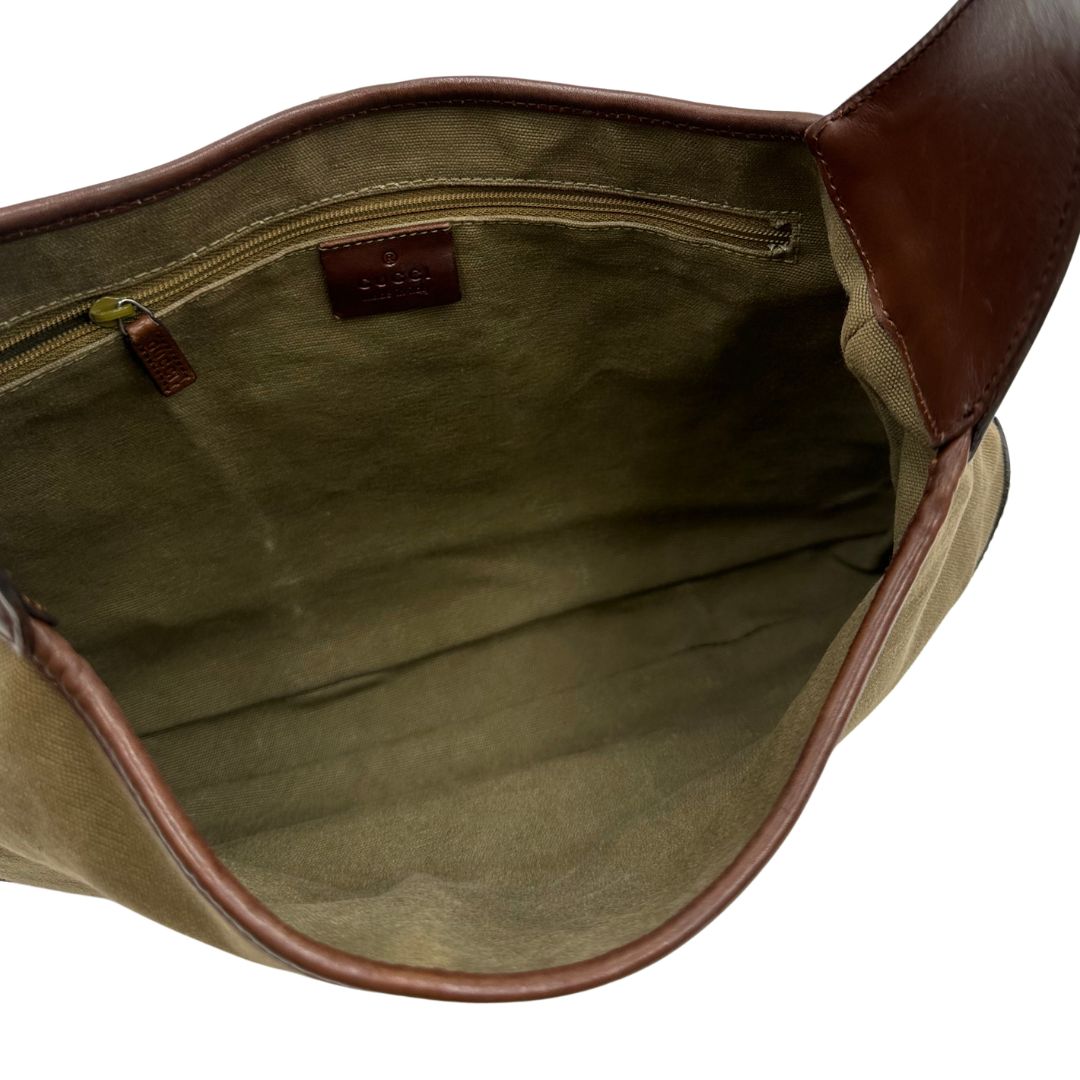 Borsa Gucci in tessuto e finiture in pelle marroni con hardware effetto renio, indossabile a spalla, di lusso, originale, ottime condizioni, usata.