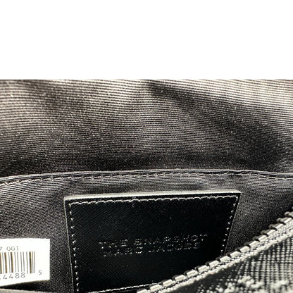 Interno, Borsa Marc Jacobs in pelle nera con parti metalliche tono su tono, Indossabile a tracolla. Originale, usata, di lusso, in ottime condizioni.