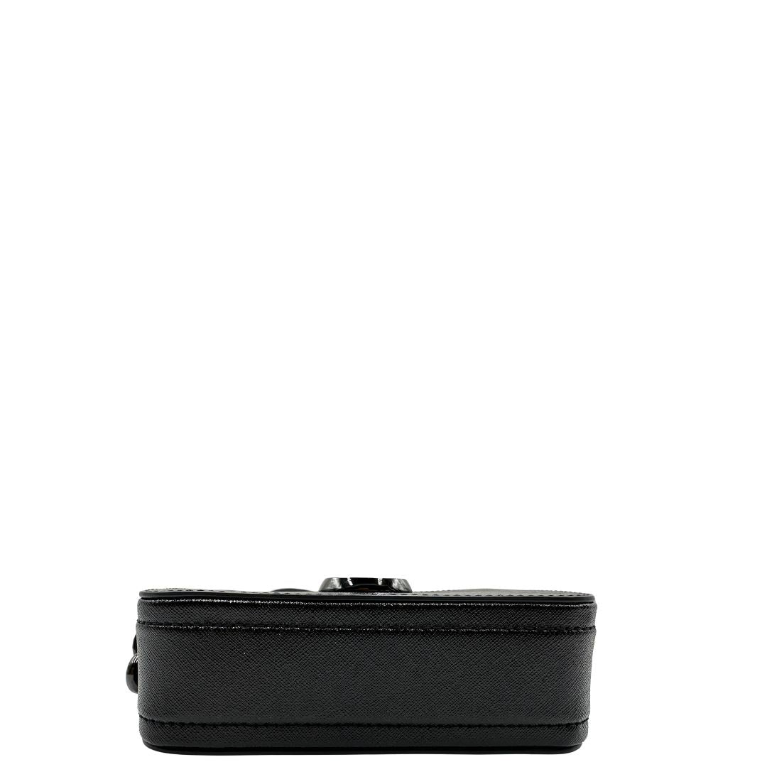 Base, Borsa Marc Jacobs in pelle nera con parti metalliche tono su tono, Indossabile a tracolla. Originale, usata, di lusso, in ottime condizioni.