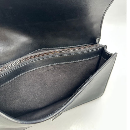 interno Borsa Pinko in pelle nera e hardware argentato, di lusso, originale, ottime condizioni. 