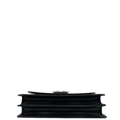 base Borsa Pinko in pelle nera e hardware argentato, di lusso, originale, ottime condizioni. 