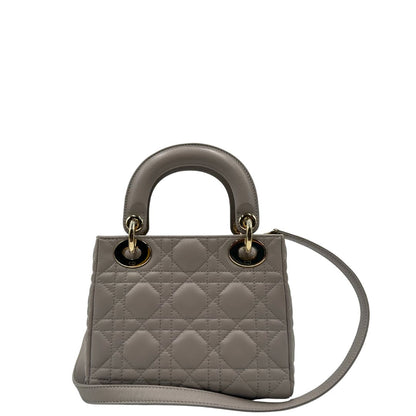 retro  Borsa Lady Dior realizzata in pelle di agnello grigia con cuciture Cannage, di lusso, originale, ottime condizioni.