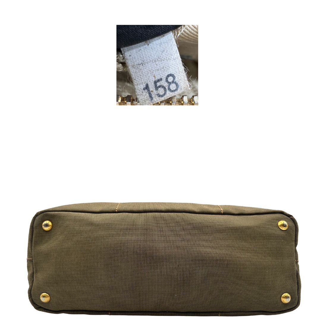  Borsa Prada in tessuto Jacquard munita di doppi manici in pelle marrone, di lusso, originale, ottime condizioni, usata.