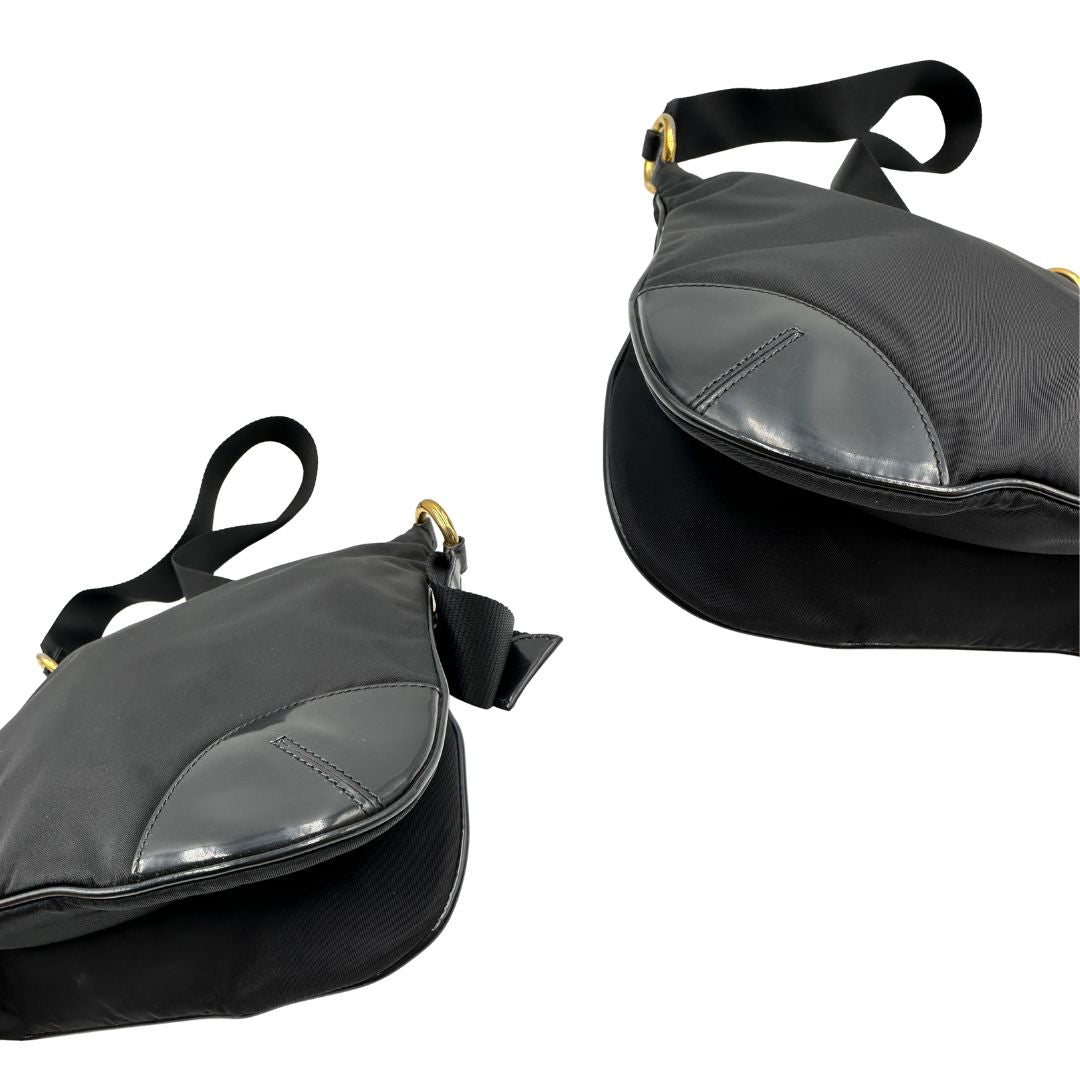 interno  Borsa Prada in nylon nero e finiture in pelle tono su tono, indossabile a tracolla, di lusso, originale, ottime condizioni, usata. 