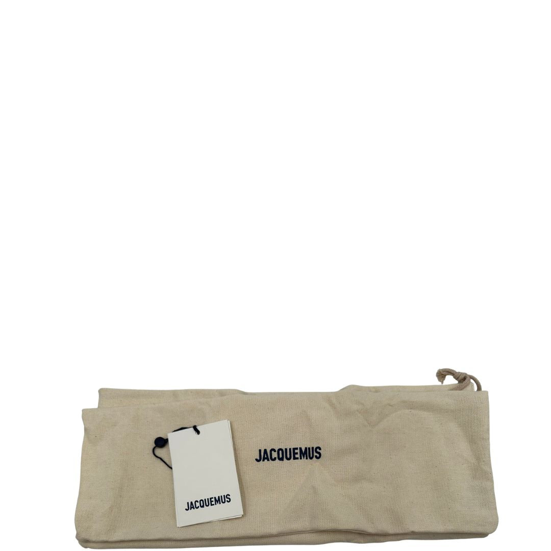 Dustbag Borsa Jacquemus in pelle nera con hardware dorato, indossabile a mano o a tracolla, di lusso, originale, ottime condizioni, usata.