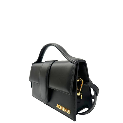 lato borsa Jacquemus nella versione Le Grand Bambino in pelle nera, di lusso, originale, eccellenti condizioni, usata