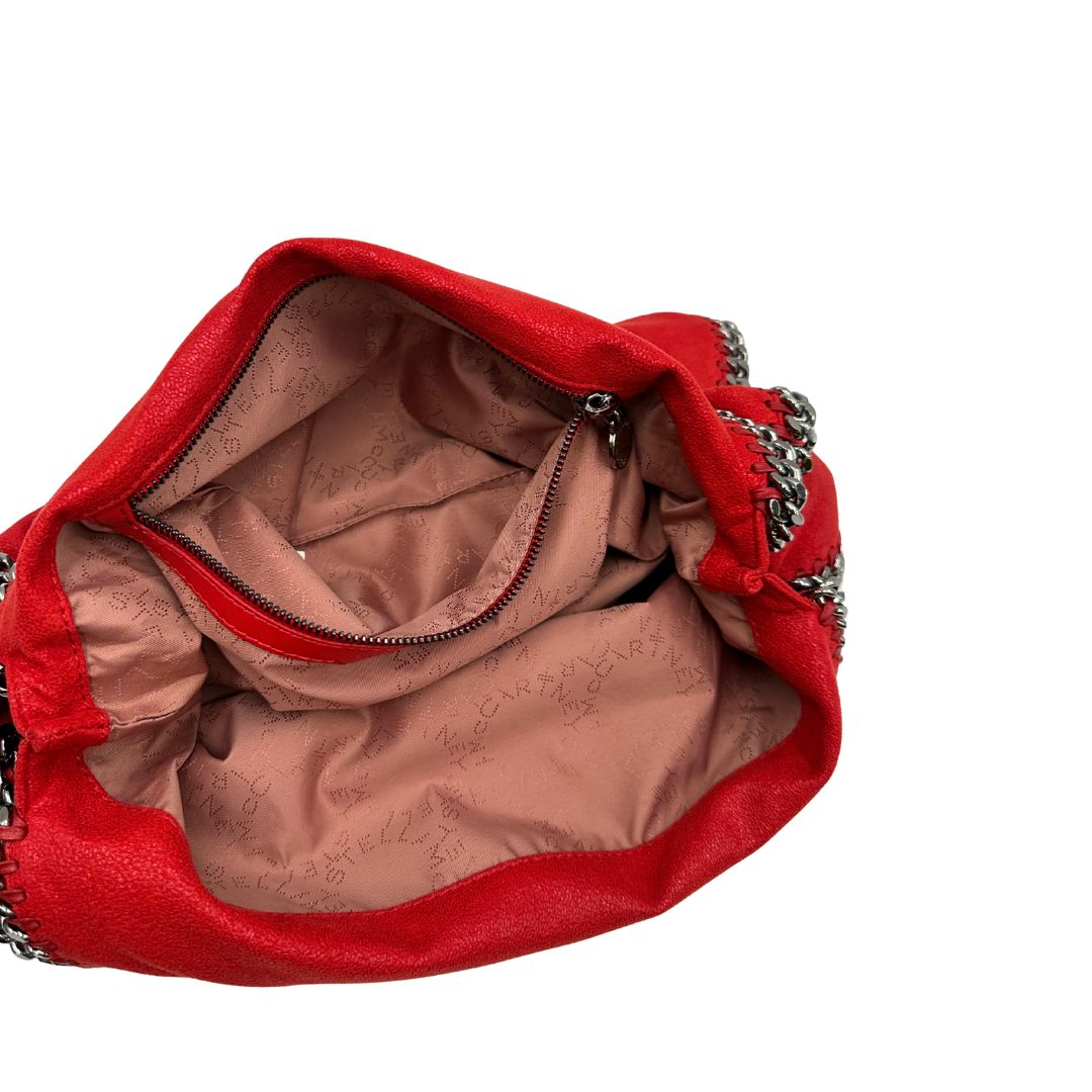 Borsa Falabella nella versione fold over tote in shaggy dear rosso e hardware argentato, di lusso, originale, ottime condizioni.