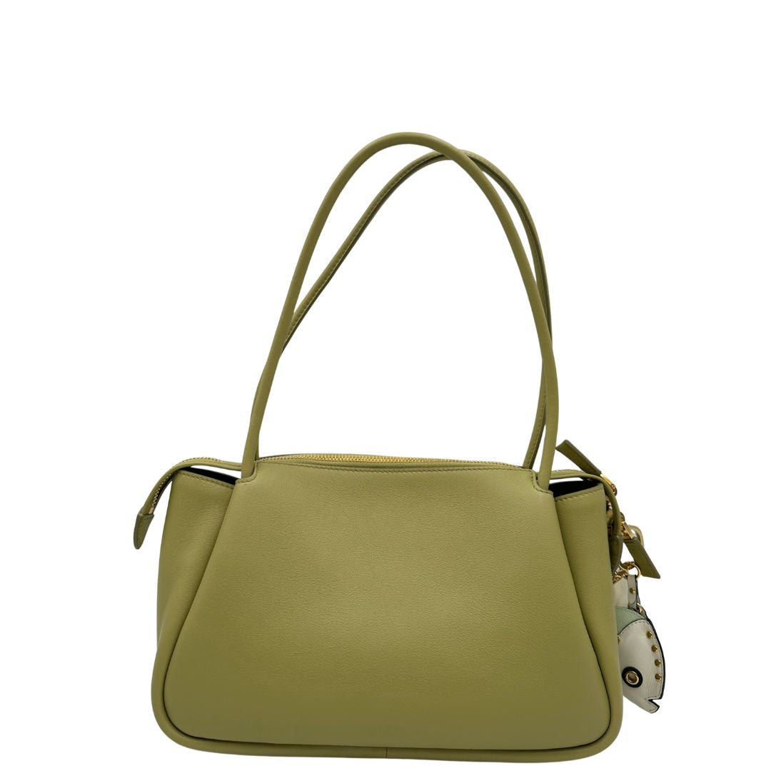retro Borsa Darling Prada nella versione media color pistacchio impreziosita da harm amovibile e logo triangolo in metallo smaltato, di lusso, originale, eccellenti condizioni. 