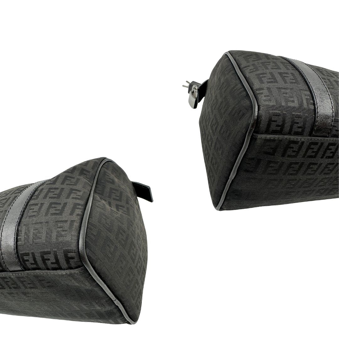  angoli  Bauletto Fendi nero trama Zucchino, da portare a mano, di lusso, originale, ottime condizioni, usataBauletto Fendi nero trama Zucchino, da portare a mano, di lusso, originale, ottime condizioni, usata