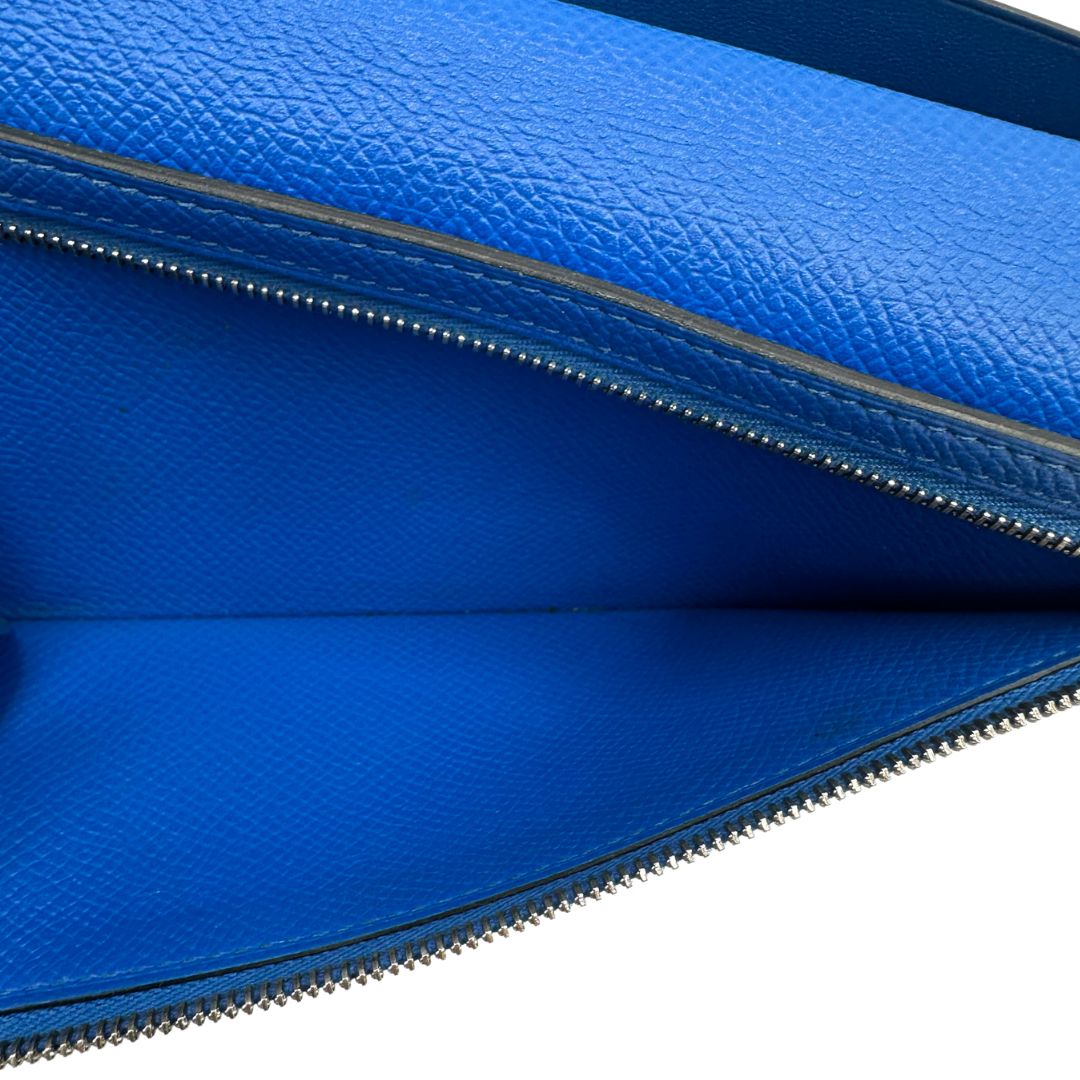  interno Portafoglio Hermès in pelle blu con iconica chiusura ad ''H'', di lusso, originale, ottime condizioni, usato.