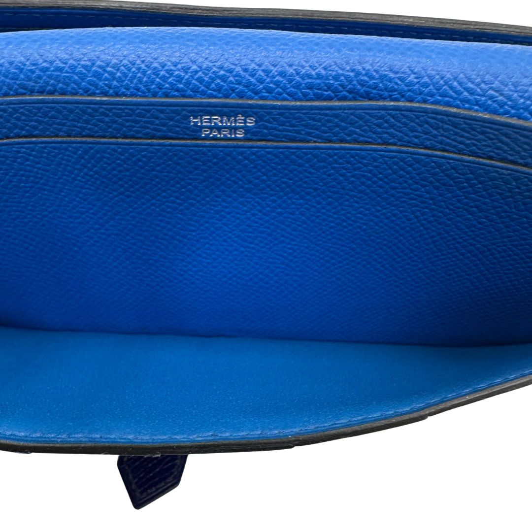  interno Portafoglio Hermès in pelle blu con iconica chiusura ad ''H'', di lusso, originale, ottime condizioni, usato.
