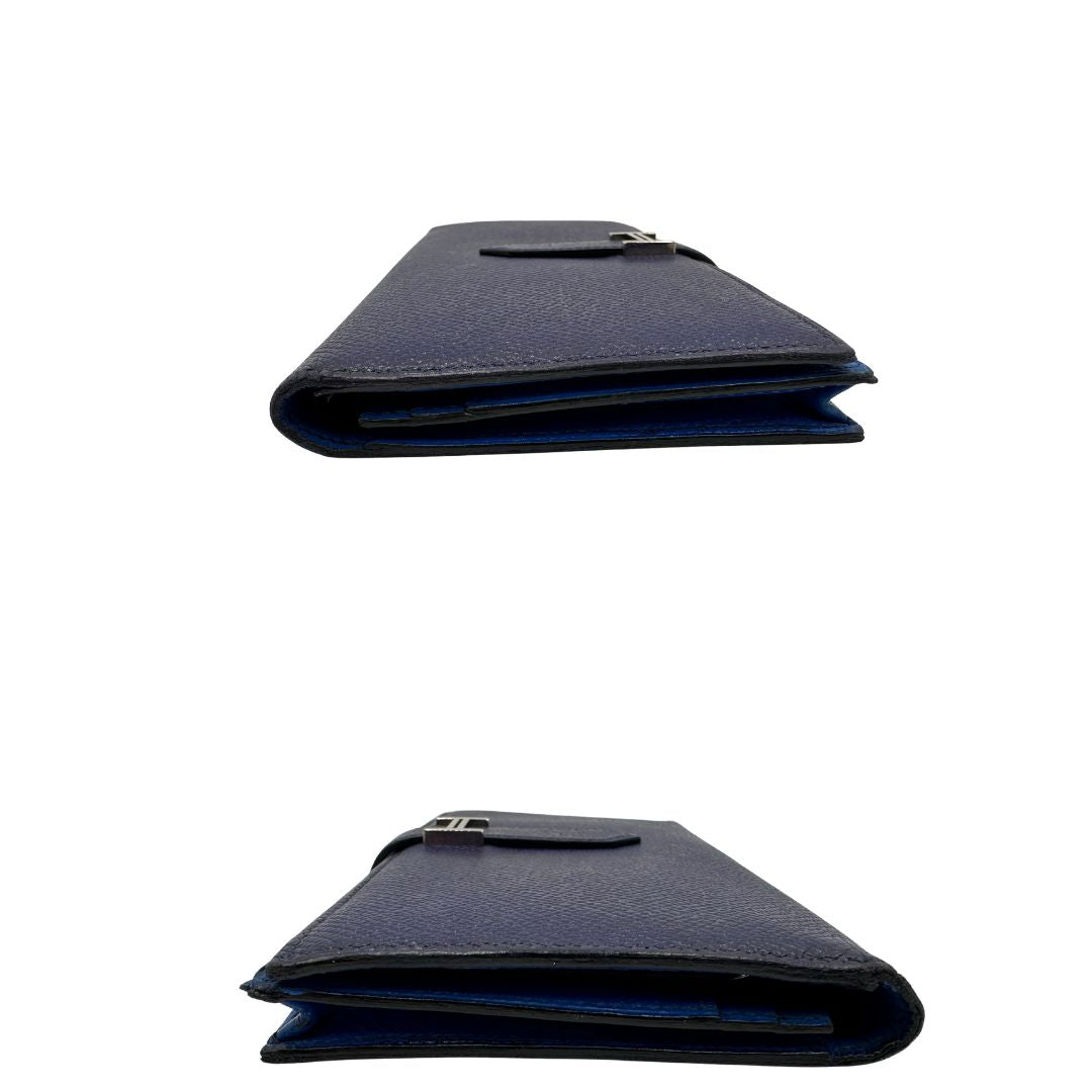 base  Portafoglio Hermès in pelle blu con iconica chiusura ad ''H'', di lusso, originale, ottime condizioni, usato. 