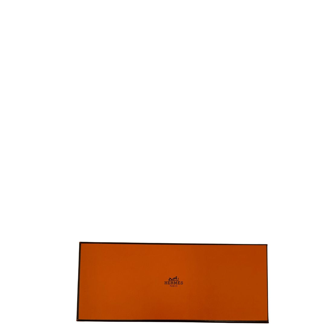 scatola  Portafoglio Hermès in pelle blu con iconica chiusura ad ''H'', di lusso, originale, ottime condizioni, usato. 