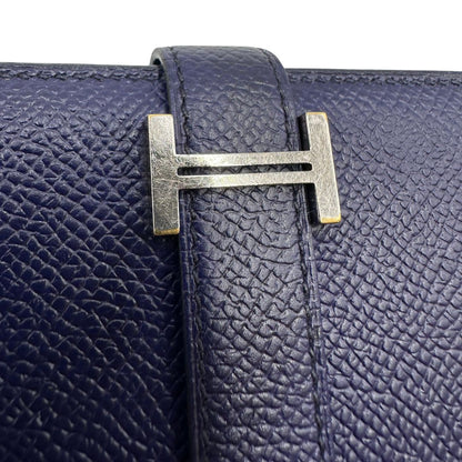  Portafoglio Hermès in pelle blu con iconica chiusura ad ''H'', di lusso, originale, ottime condizioni, usato.