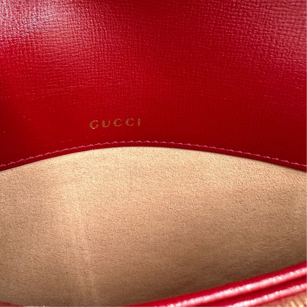 interno  Borsa Gucci in canvas GG e finiture in pelle color amarena con dettaglio Horsebit sulla chiusura, di lusso, originale, ottime condizioni. 