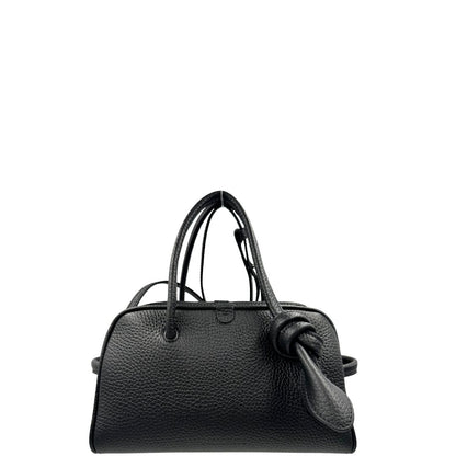 Front, Borsa Jacquemus nella versione piccola in pelle martellata nera, da portare a mano o a tracolla. Originale, usata, di lusso, in condizioni eccellenti.