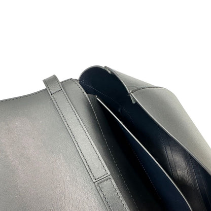 Borsa Wandler billy in pelle nera con hardware dorato. Indossabile a tracolla. Originale, usata, di lusso in ottime condizioni.