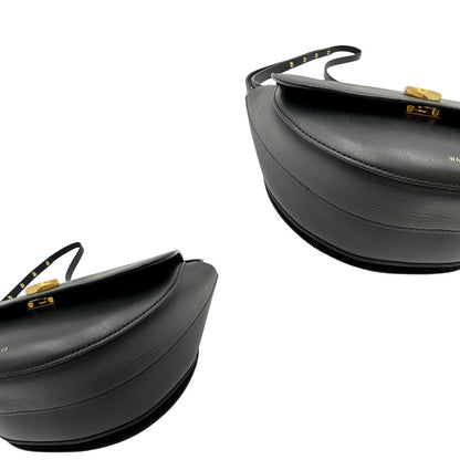 Borsa Wandler billy in pelle nera con hardware dorato. Indossabile a tracolla. Originale, usata, di lusso in ottime condizioni.