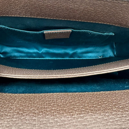 Interno,  Borsa Gucci Ophidia GG beige con finiture in pelle marrone, con iconica striscia Web verde e rossa sul front. Indossabile a tracolla. Originale, usata, di lusso, in ottime condizioni.