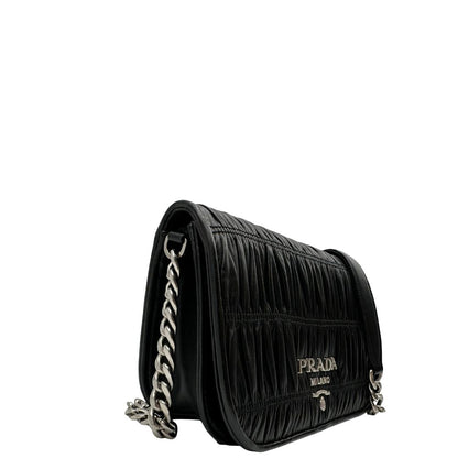 Borsa Prada goffrata