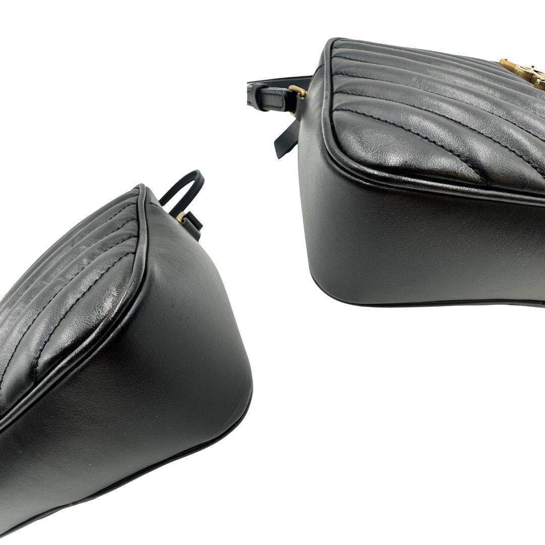 angoli  Borsa Saint Laurent, iconiche iniziali ysl al centro e impunture trapuntate a “y”, di lusso, originale, ottime condizioni, usata. 