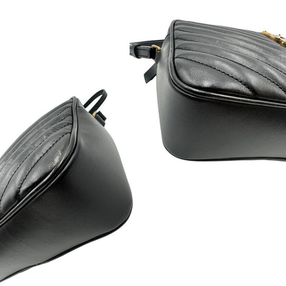 angoli  Borsa Saint Laurent, iconiche iniziali ysl al centro e impunture trapuntate a “y”, di lusso, originale, ottime condizioni, usata. 