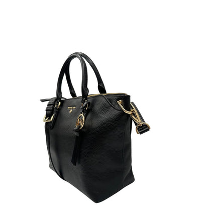 lato  Borsa MK in pelle martellata nera, munita di una tracolla e doppi manici, di lusso, originale, ottime condizioni 
