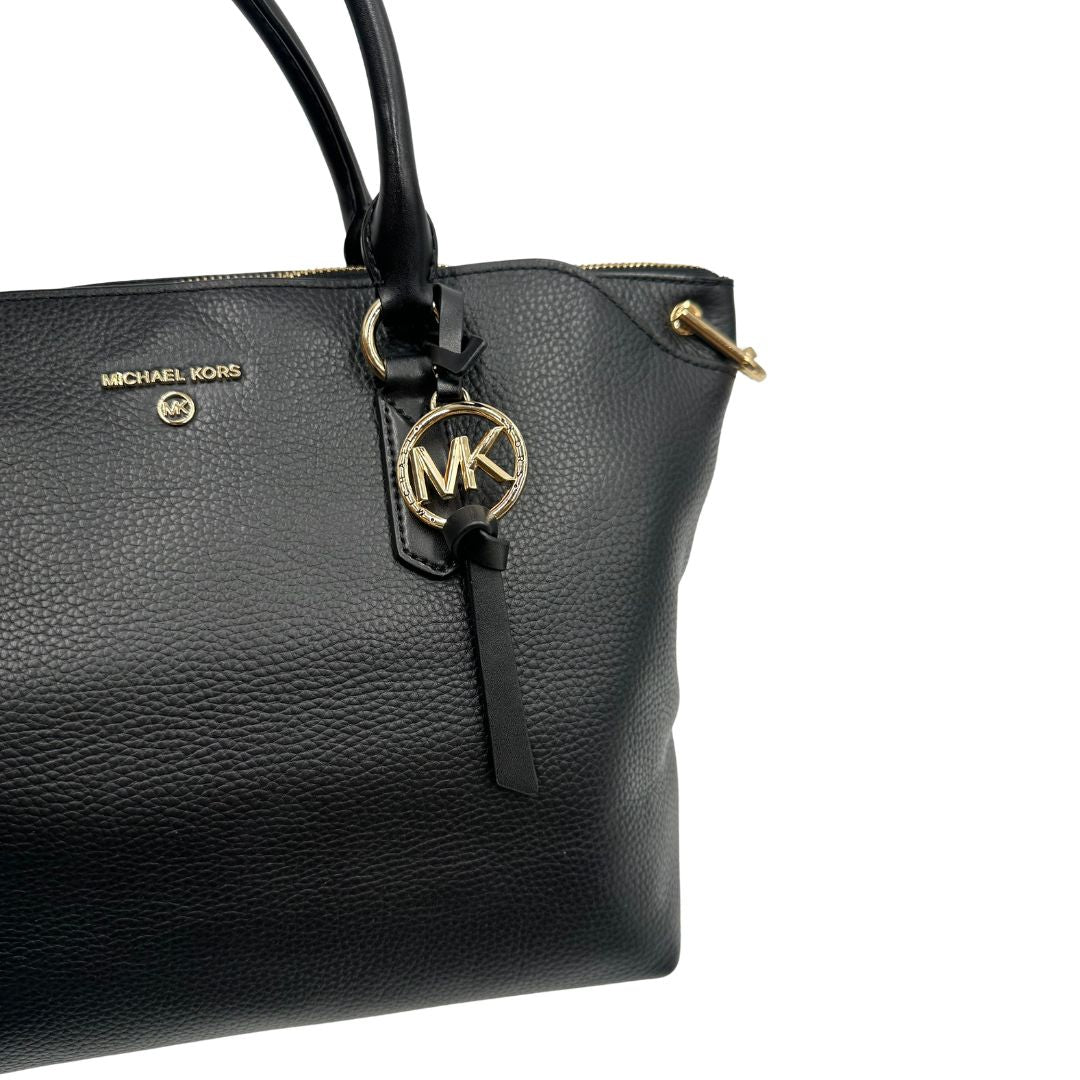 Borsa MK in pelle martellata nera, munita di una tracolla e doppi manici, di lusso, originale, ottime condizioni