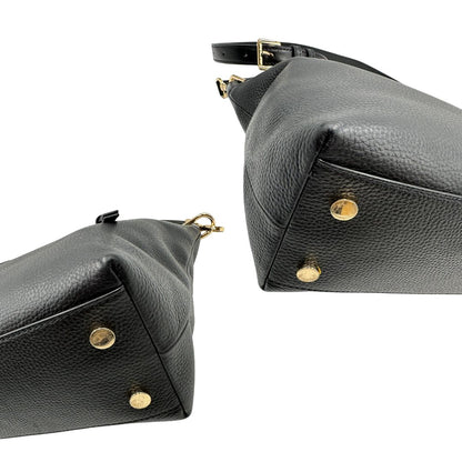 angoli  Borsa MK in pelle martellata nera, munita di una tracolla e doppi manici, di lusso, originale, ottime condizioni 