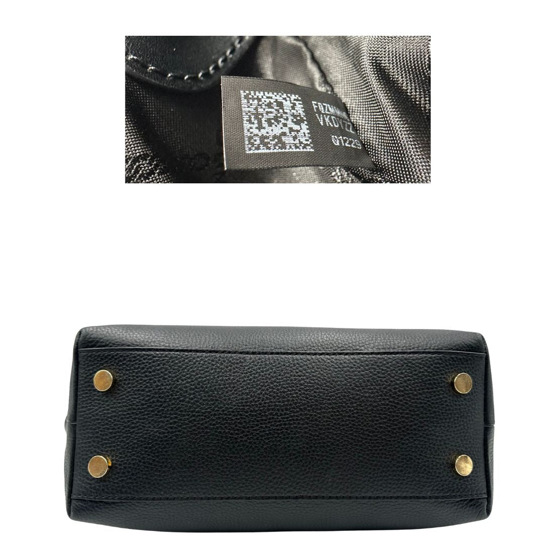 base  Borsa MK in pelle martellata nera, munita di una tracolla e doppi manici, di lusso, originale, ottime condizioni