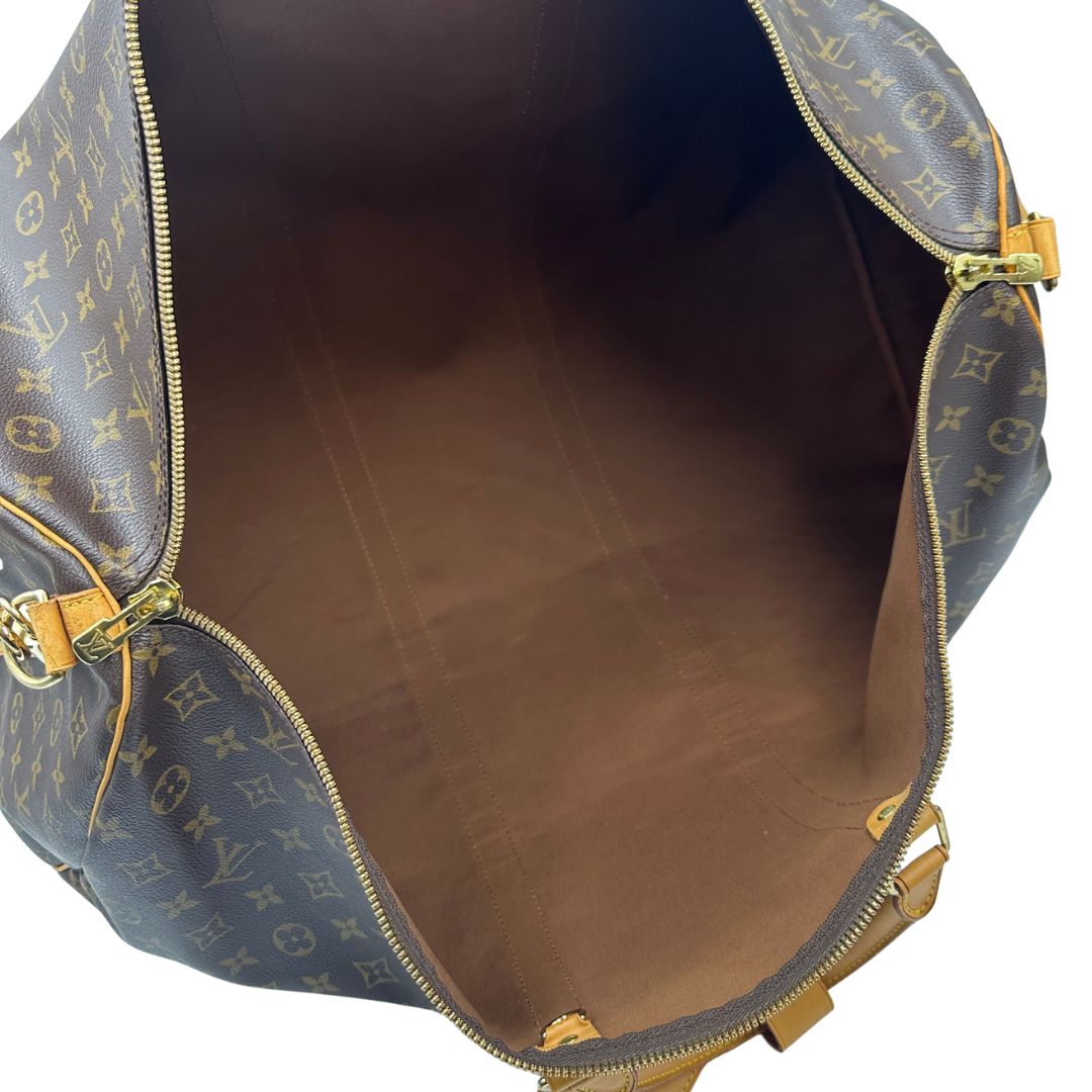 interno  Borsone Louis Vuitton Keepall nella misura 60 in canvas marrone monogram e finiture in vacchetta naturale, di lusso, originale, ottime condizioni, usato. 