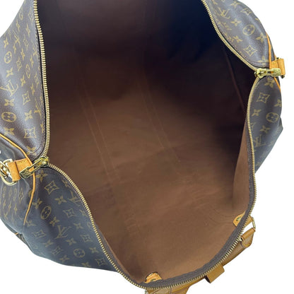 interno  Borsone Louis Vuitton Keepall nella misura 60 in canvas marrone monogram e finiture in vacchetta naturale, di lusso, originale, ottime condizioni, usato. 