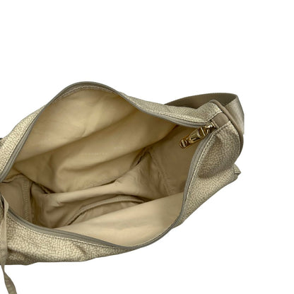 Interno, Borsa Borbonese in tessuto poliestere color beige trama occhio di pernice, morbida e capiente, presenta una tracolla regolabile, pratiche tasche laterali e dettagli metallici color oro.