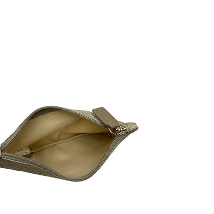 Pochette interna, Borsa Borbonese in tessuto poliestere color beige trama occhio di pernice, morbida e capiente, presenta una tracolla regolabile, pratiche tasche laterali e dettagli metallici color oro.