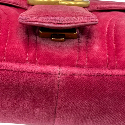 Borsa Gucci Marmont nella misura media in velluto rosa, di lusso, originale, buone condizioni, usata